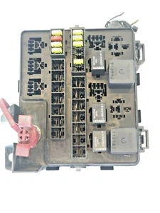 2004-2006 Chrysler Sebring Engine Fuse Box Relay Compartment OEM P/N P05087249AC - Imagen 1 de 5