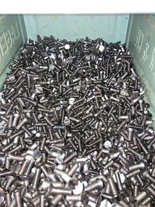 Lote (100) Tornillos avellanadores de cabeza plana ranura M 5 x 0,80 X 16 mm, acero, negro - Imagen 1 de 4