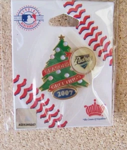 2007 San Diego Padres Season's Greetings pin - Picture 1 of 4