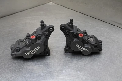 08-10 TRIUMPH SPRINT ST 1050 RIGHT LEFT FRONT BRAKE CALIPER SET PAIR CALIPERS Foto 1 de 4