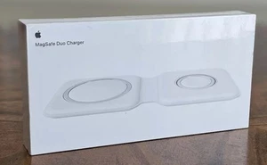 APPLE GENUINE MagSafe Duo Magnetic Charger White For Apple iPhone + Apple Watch - Picture 1 of 9