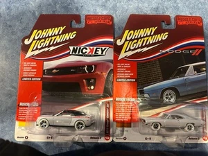 Johnny Lightning White Lightning Chevy Camaro version B/ Dodge Charger Version B - Picture 1 of 6