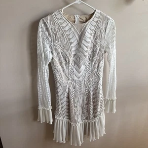 Saints Secrets Wm Sz M Dress Lace White Nude Lining On Body Sheer Sleeves NWT - Picture 1 of 12
