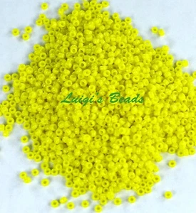 15/0 Round TOHO Japanese Glass Seed Beads #42-Opaque Dandelion 10g - Picture 1 of 2