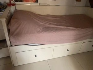 Letto Ikea in legno Bianco, Con Tre Cassetti E Letto Singolo Estraibile - Foto 1 di 2
