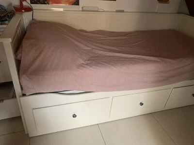 Letto Ikea in legno Bianco, Con Tre Cassetti E Letto Singolo Estraibile - Immagine 1 di 2