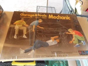 1:24 Fujimi Garage & Tools Mechaniker Plastik Modellbausatz / American Diorama - Bild 1 von 2