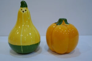 Vintage Ceramic Gourds   Salt & Pepper Shakers - Picture 1 of 3