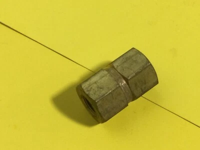 NEW CAJON/Swagelok B-4-HRCG-2, 1/4"x1/8" FNPT  Brass Hex Reducing Coupling - Image 1 of 3