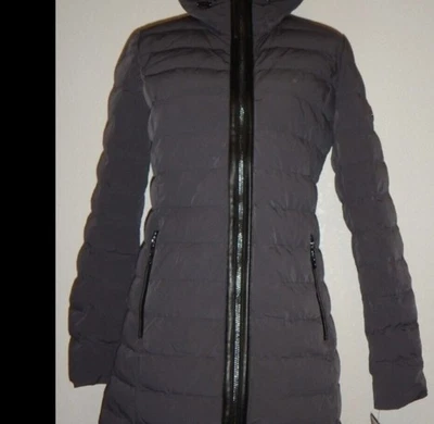 Jaqueta Feminina Meduim Michael Kors Embalável Preta com Capuz - Imagem 1 de 4