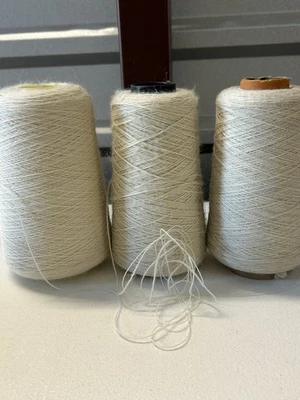 Лот 3 катушки конус Перу #1-2 шерсти альпака пряжи смесь 1 фунт 15 унций 896gr 191 Lite крем C - Изображение 1 из 4
