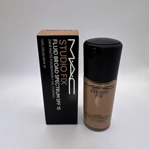 Studio Fix Fluid SPF 15 24Hr Matte Foundation Plus Oil Control -NW33 - Picture 1 of 6