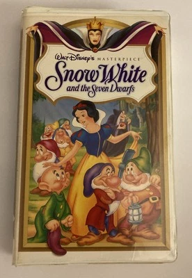 RARE Disney's Snow White & the Seven Dwarfs Masterpiece VHS Collector's Edition - Image 1 of 4
