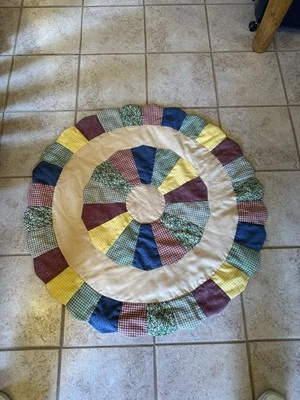 Dresden Plate Quilt Block Table Cloth 36 Diameter - Image 1 of 2