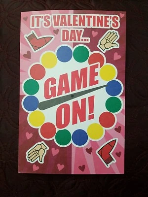 "¡Es el juego del día de San Valentín encendido!" Tarjeta de San Valentín para cualquier persona "Enredarse en la diversión" Foto 1 de 4