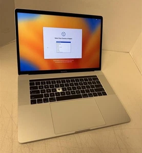 Apple MacBook Pro 15" 2017 A1707 i7-7700HQ 2.80GHz 16 GB RAM 512 GB SSD AMD 555 - Picture 1 of 7