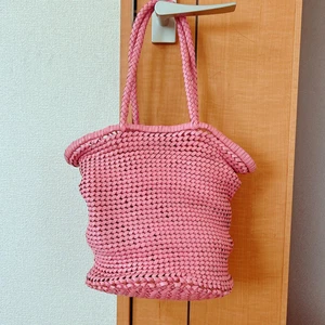 Bolso de Mano Dragon Diffusion Basket Rosa Forma Redondeada Hecho en India De Japón - Imagen 1 de 14