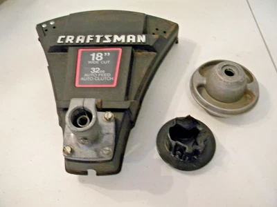 Cabezal recortador vintage Craftsman 32cc Bushwacker 358.797260 CAJA DE ENGRANAJES ESCUDO de desechos Foto 1 de 4
