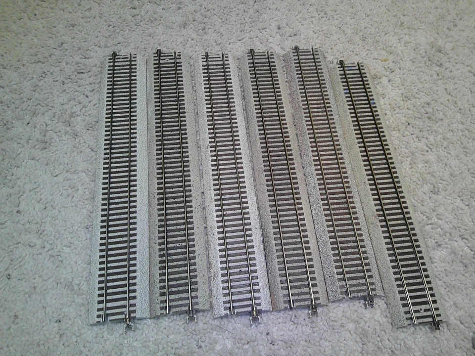 S GUAGE AMERICAN FLYER/S-HELPER SERVICE GROUP OF USED TRACK CODE 155 - Image 1 of 3