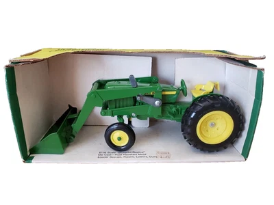 Ertl John Deere Utility Tractor with End Loader Diecast 1:16 - Image 1 of 4