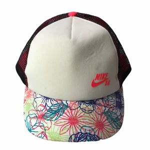 Nike SB Baseball Hat Cap White and Floral Flower Pattern Youth Small Kid Size - Picture 1 of 7
