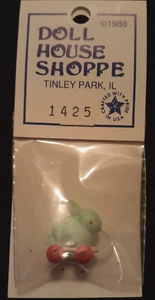 Vintage Miniature DOLL HOUSE SHOPPE Easter / Nursery Bunny Pull Toy #1425 -Green - Picture 1 of 3