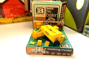 BRITAINS.1/32.FARM. RARE.BAMFORDS BL58 BALER.TRACTOR DRAWN.VINTAGE.EARLY.BOXED - Picture 1 of 16