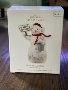 2012 Hallmark Albert H. Almstead ornamento Snowtop Lodge #8 pupazzo di neve porcellana - Foto 1 di 9