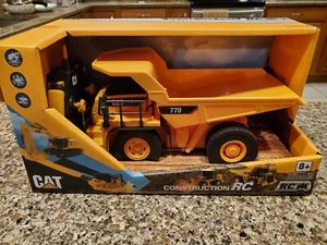 Diecast Masters 1:35 RC Cat 770 Mining Truck Scale Remote Control Model Toy - Picture 1 of 5