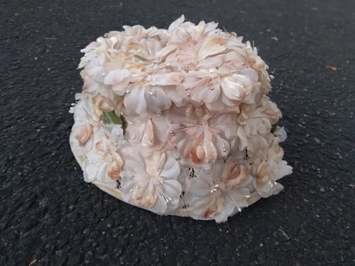 Sombrero floral vintage años 60 flores de seda Foto 1 de 4