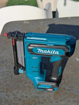 Makita GPT01Z 40v Max XGT Brushless Cordless Pin Nailer, 23 Ga. - Image 1 of 4