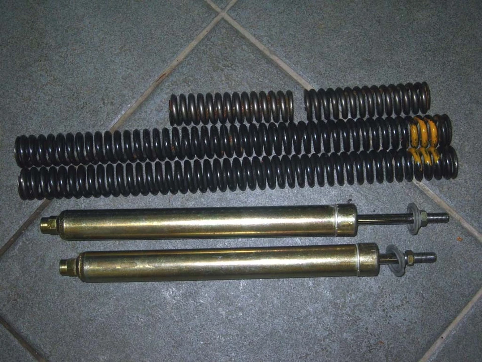 MOTO GUZZI LE MANS III, horquilla delantera deportiva, muelles tipo Agostini Foto 1 de 1