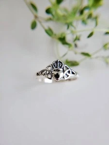 Celtic Claddagh Silver Ring / Minimalist Irish Claddagh Ring / Friendship Ring - Picture 1 of 9