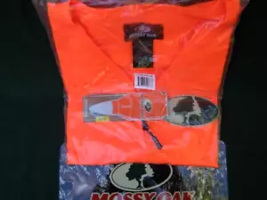 MOSSY  OAK  BRIGHT BLAZE ORANGE   LARGE/XL LARGE ZIPPERED - 2 SNAP  SIDE POCKETS - Picture 1 of 6