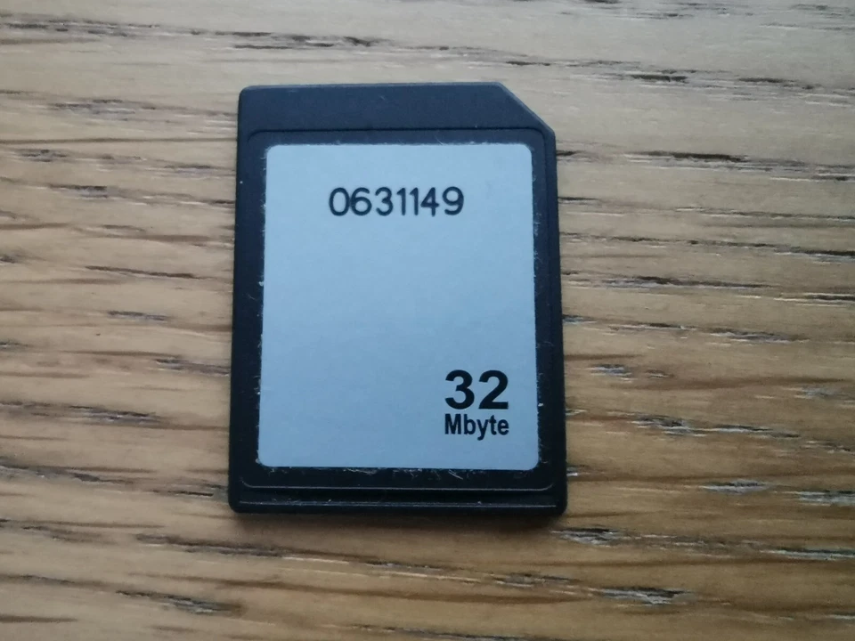 32MB MMC (Multi Media Card) - Vintage Memory Card - Image 1 of 1