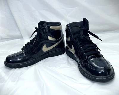 Air Jordan 1 HIgh Black Metallic Gold 2020   555088-32   Size 6Y/7.5W - Image 1 of 4