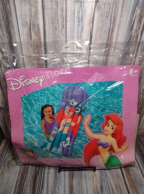 Juguete inflable vintage de piscina flotante de la princesa Ariel de la tienda Disney Cenicienta de 2 lados Foto 1 de 4
