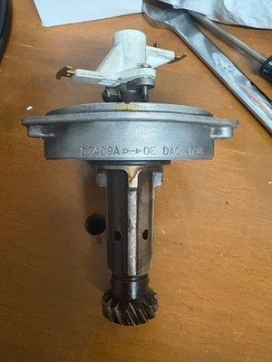 Jaguar XJS XJ12 V12 6.0/5.3 Distributor Magneti Marelli DT409A - Image 1 of 4