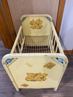 Vintage Amsco Cream Colored Metal Doll E Crib Wooden Wheels Lambs Decals WORKS! - Image 1 of 4