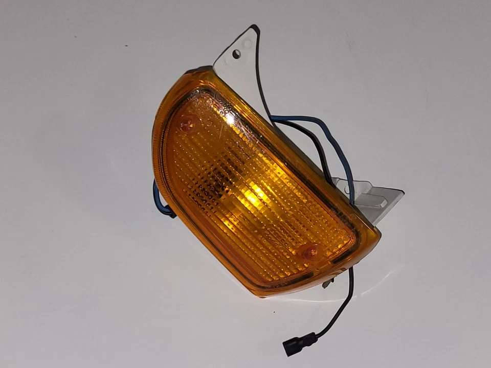 Freccia anteriore destra - Siem 12723-12733 - Lancia Beta Trevi - Immagine 1 di 1