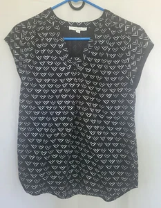 Fun 2 Fun Damenbluse schwarz-weiß bedruckt V-Ausschnitt leicht Größe Small - Bild 1 von 5