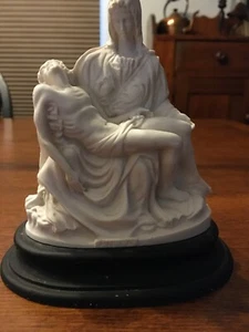 Santini Pieta 5 In. High Mary Holding Her Son Jesus After The Crucifixion  - Picture 1 of 3