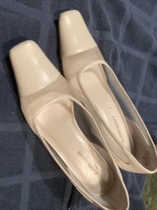 Karen Scott Damenschuhe mit eckiger Zehenpartie Absatz cremefarben Größe 7M - Bild 1 von 7