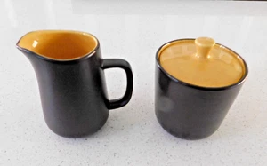 VINTAGE 1974-79 MIKASA TERRA STEIN SAFRAN SAHNEKÄNNCHEN und ZUCKER SET - Bild 1 von 8