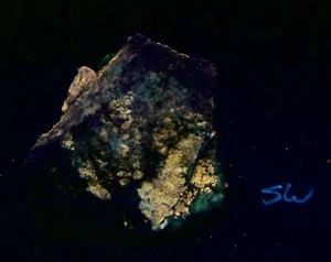 Fluoreszierende Caliche Probe von Bouse AZ - Bild 1 von 9