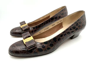 Salvatore Ferragamo Brown Leather Vara Bow Pump Heels Shoes 9.5 B Gold Calf Croc - Picture 1 of 13