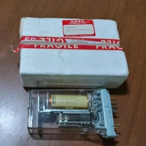 Nos ASEA Combiflex Relais RK 211 037 CS - Bild 1 von 2