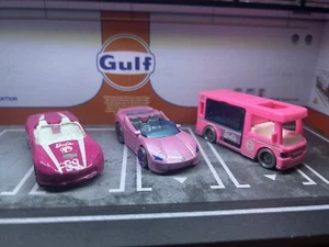 Hot Wheels Lot of Barbie Cars Set Of 3 - Bild 1 von 5
