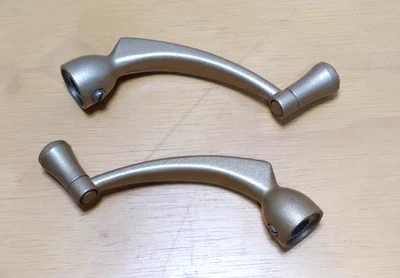 Pella - Manivela Ventana Abatible - x429 - 7138 - Bronce - Juego de 2 - Buen Estado Foto 1 de 4