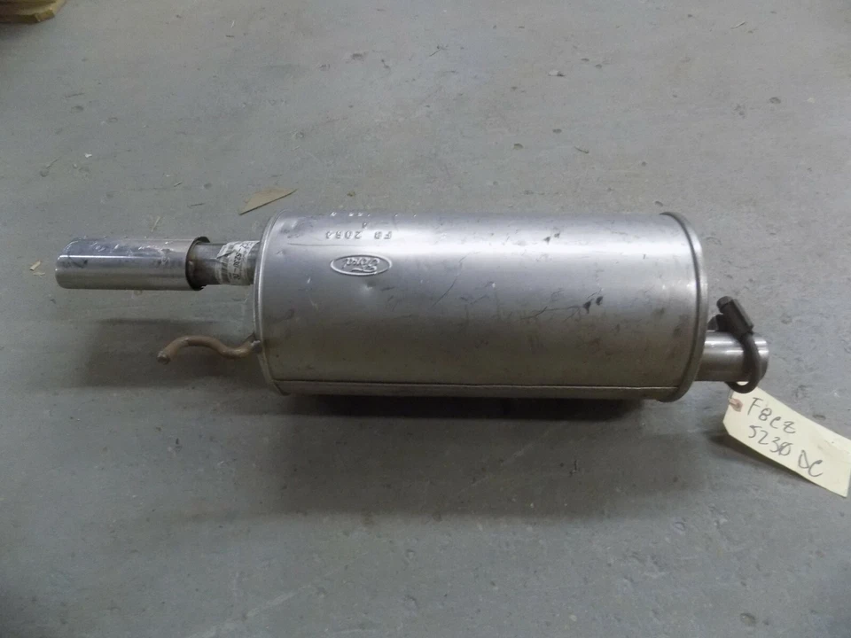 Nuevo conjunto de escape delantero silenciador Ford Escort 1998-2003 2,0 L L4 original nuevo en stock Foto 1 de 3